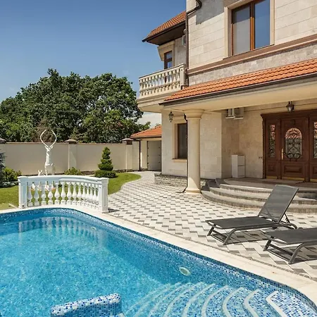 Villa Luxury Feeria Sovinyon 5 Bedroom With Pool