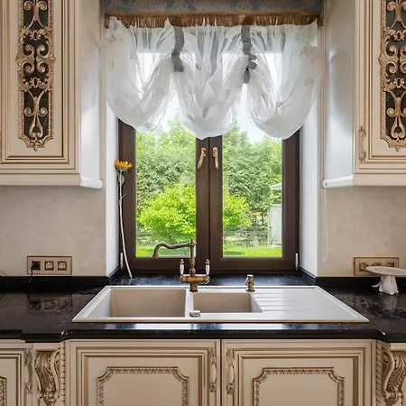 Luxury Feeria Sovinyon 5 Bedroom With Pool Villa Odesa