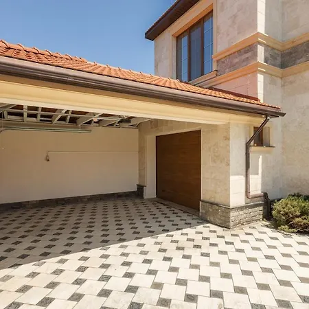 Villa Luxury Feeria Sovinyon 5 Bedroom With Pool Odessza